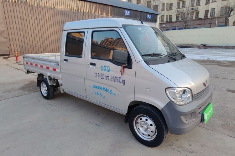 Used Wuling Zhiguang Small Truck 2020 1.2L Double Cab Exterior 2