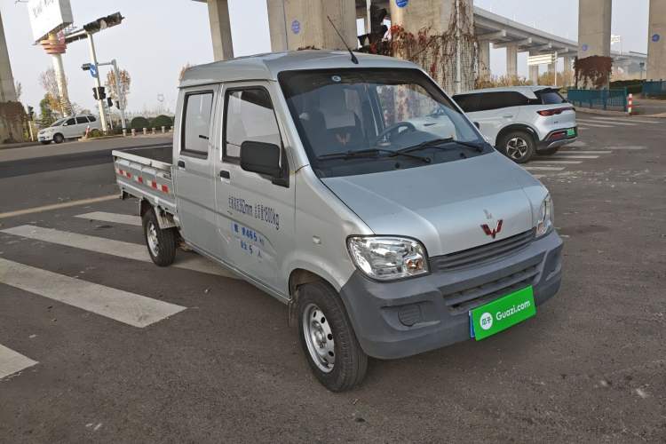 Used Wuling Zhiguang Small Truck 2020 1.2L Double Cab Exterior 2