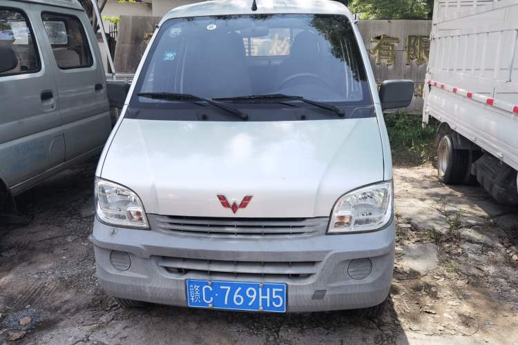 Used Wuling Zhiguang Small Truck 2020 1.2L Double Cab Exterior 2