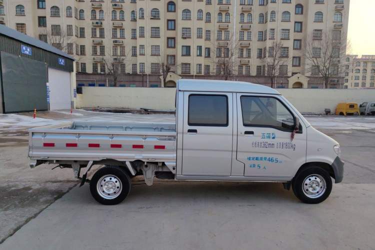 Used Wuling Zhiguang Small Truck 2020 1.2L Double Cab Exterior 3