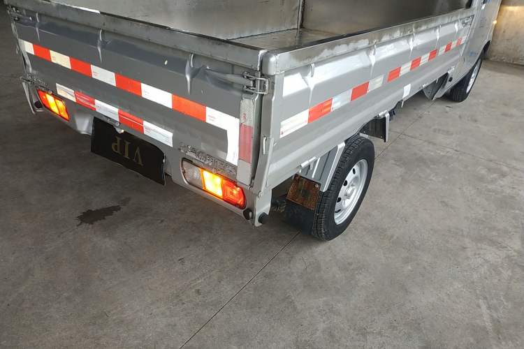 Used Wuling Zhiguang Small Truck 2020 1.2L Single Cab Exterior 6