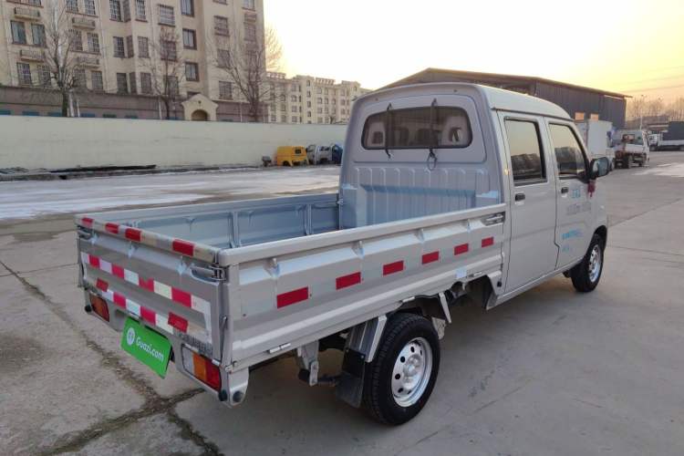 Used Wuling Zhiguang Small Truck 2020 1.2L Double Cab Exterior 6