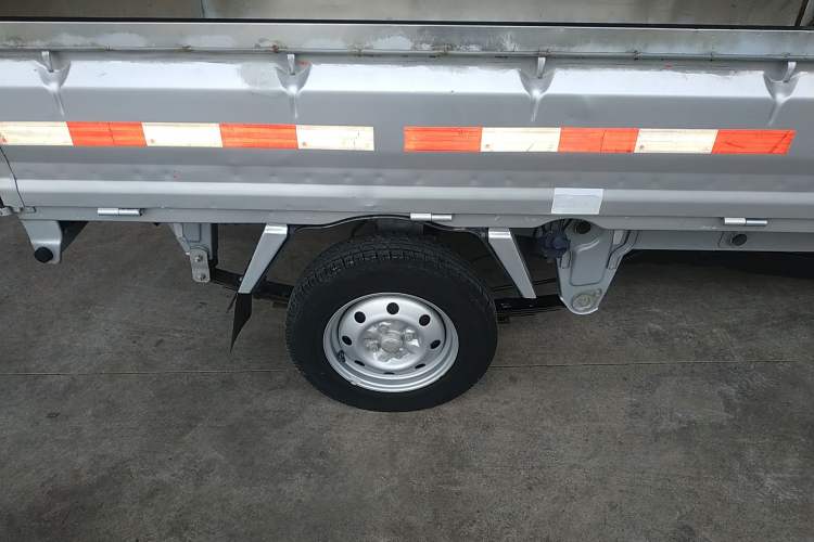 Used Wuling Zhiguang Small Truck 2020 1.2L Single Cab Exterior 8