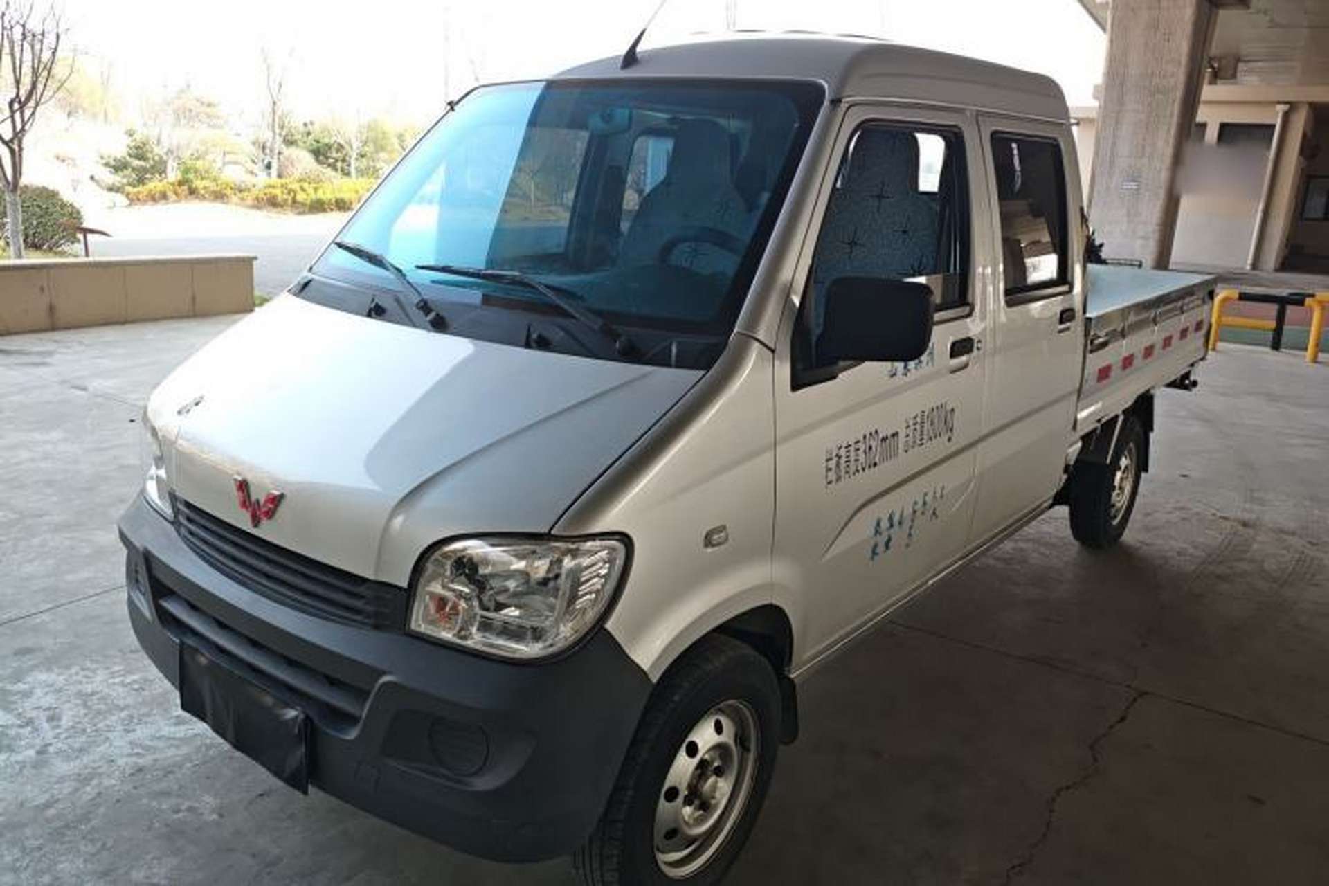 Used Wuling Zhiguang Small Truck 2020 1.2L Double Cab Front Left 45 Deg