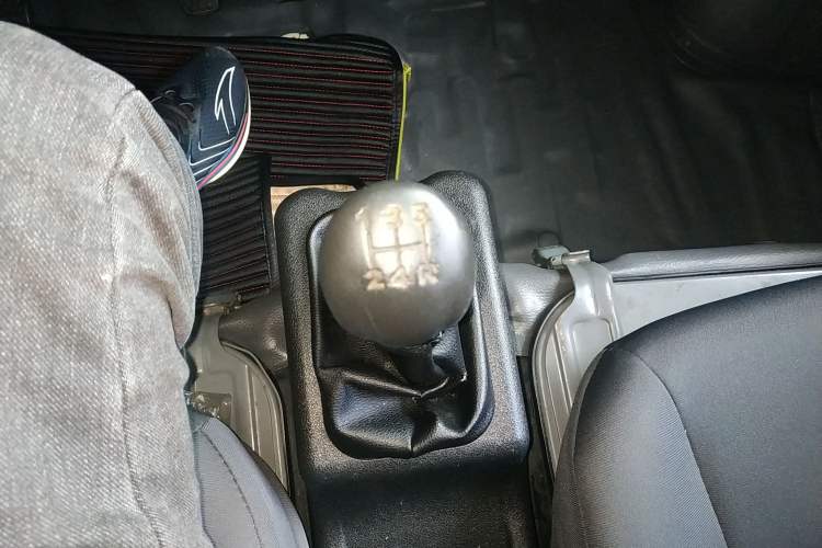 Used Wuling Zhiguang Small Truck 2020 1.2L Single Cab Gear Lever