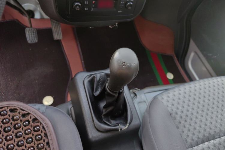 Used Wuling Zhiguang Small Truck 2020 1.2L Double Cab Gear Lever