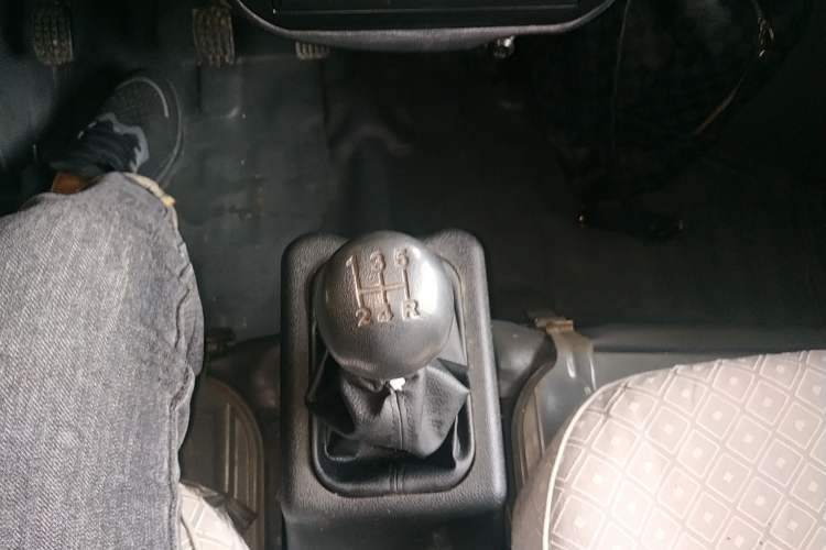 Used Wuling Zhiguang Small Truck 2020 1.2L Double Cab Gear Lever