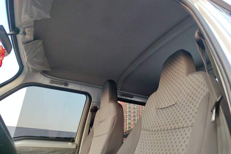 Used Wuling Zhiguang Small Truck 2020 1.2L Double Cab Headliner