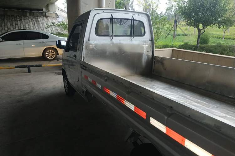 Used Wuling Zhiguang Small Truck 2020 1.2L Single Cab Interior 4