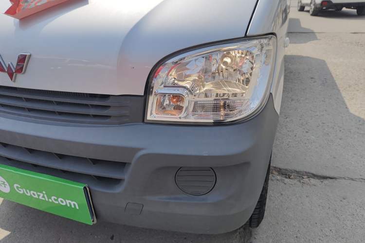Used Wuling Zhiguang Small Truck 2020 1.2L Double Cab Left Front Headlight