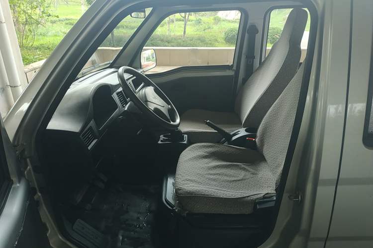 Used Wuling Zhiguang Small Truck 2020 1.2L Double Cab Left Front Seat