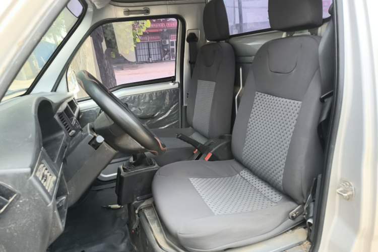 Used Wuling Zhiguang Small Truck 2020 1.2L Single Cab Left Front Seat