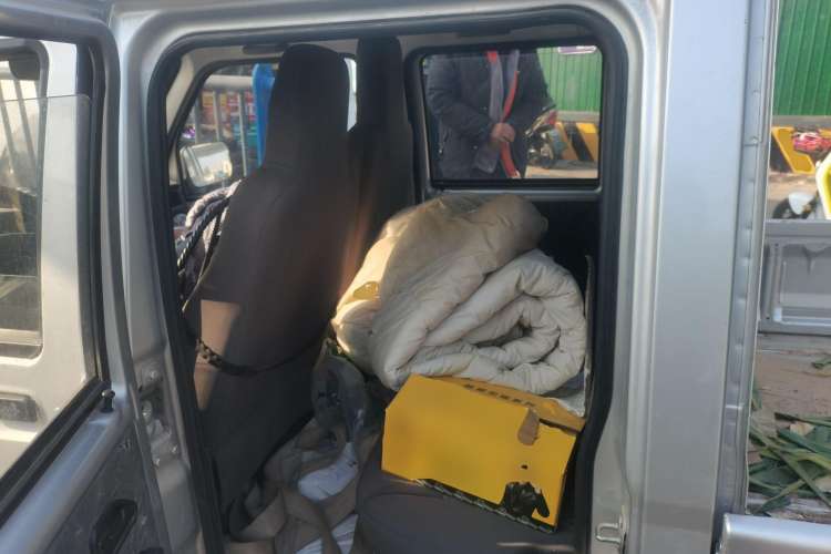 Used Wuling Zhiguang Small Truck 2020 1.2L Double Cab Left Rear Seat