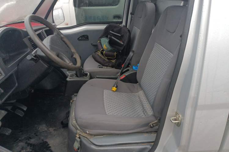 Used Wuling Zhiguang Small Truck 2020 1.2L Single Cab Left Rear Seat