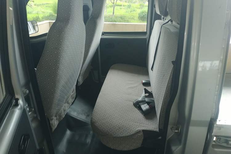 Used Wuling Zhiguang Small Truck 2020 1.2L Double Cab Left Rear Seat