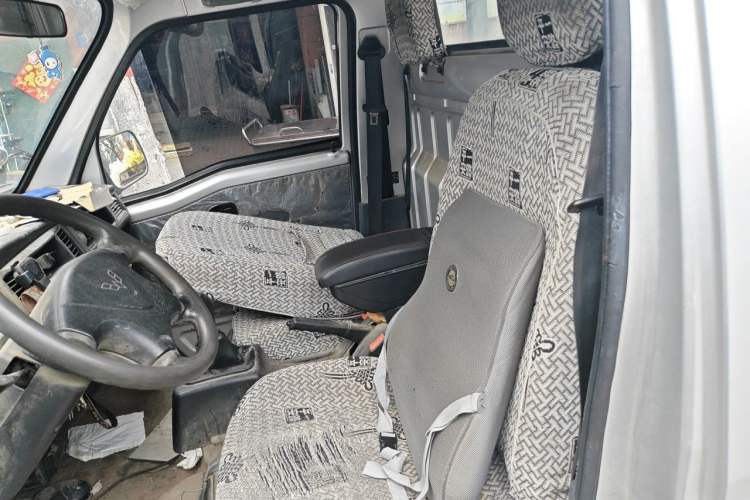 Used Wuling Zhiguang Small Truck 2020 1.2L Single Cab Left Rear Seat