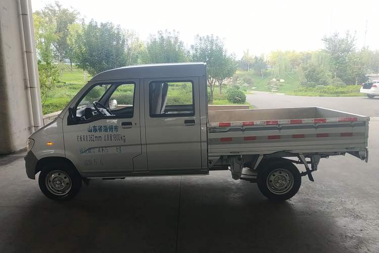 Used Wuling Zhiguang Small Truck 2020 1.2L Double Cab Left Side