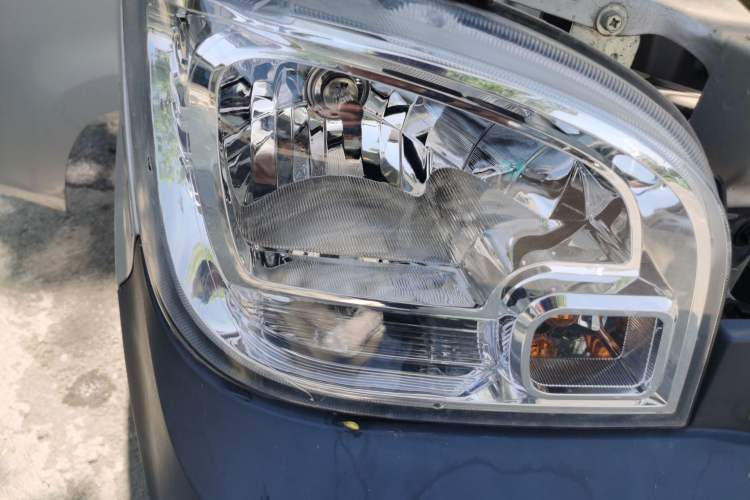 Used Wuling Zhiguang Small Truck 2020 1.2L Single Cab Right Front Headlight