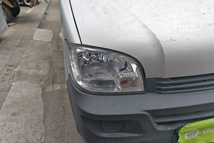 Used Wuling Zhiguang Small Truck 2020 1.2L Single Cab Right Front Headlight