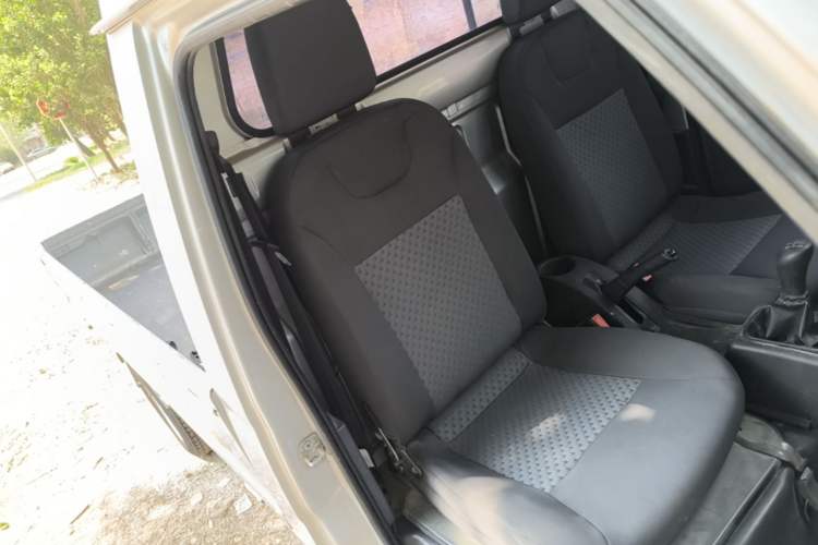 Used Wuling Zhiguang Small Truck 2020 1.2L Single Cab Right Front Seat