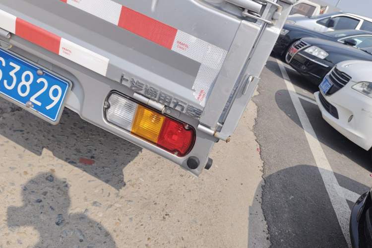 Used Wuling Zhiguang Small Truck 2020 1.2L Double Cab Right Rear Taillight