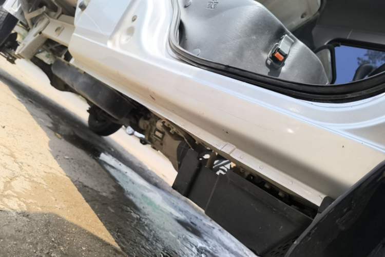 Used Wuling Zhiguang Small Truck 2020 1.2L Single Cab Right Side Sill