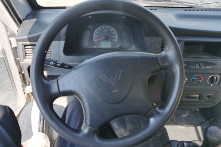 Used Wuling Zhiguang Small Truck 2020 1.2L Single Cab Steering Wheel