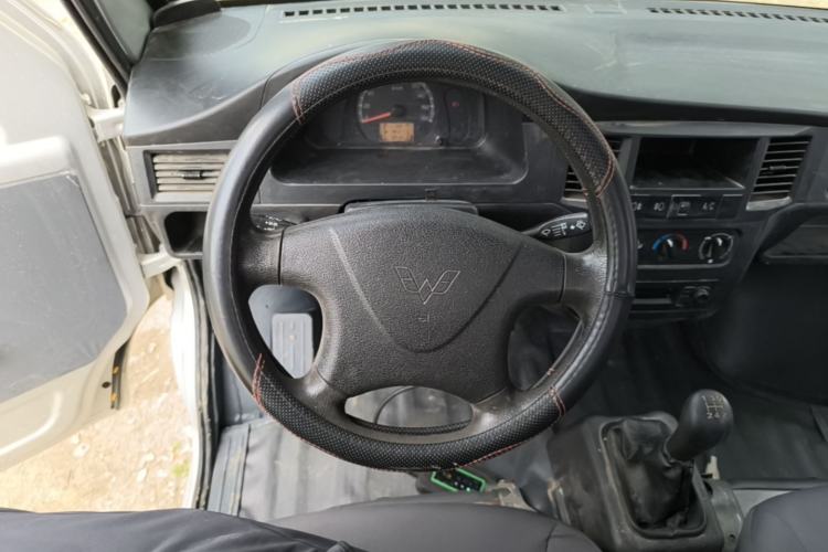 Used Wuling Zhiguang Small Truck 2020 1.2L Single Cab Steering Wheel