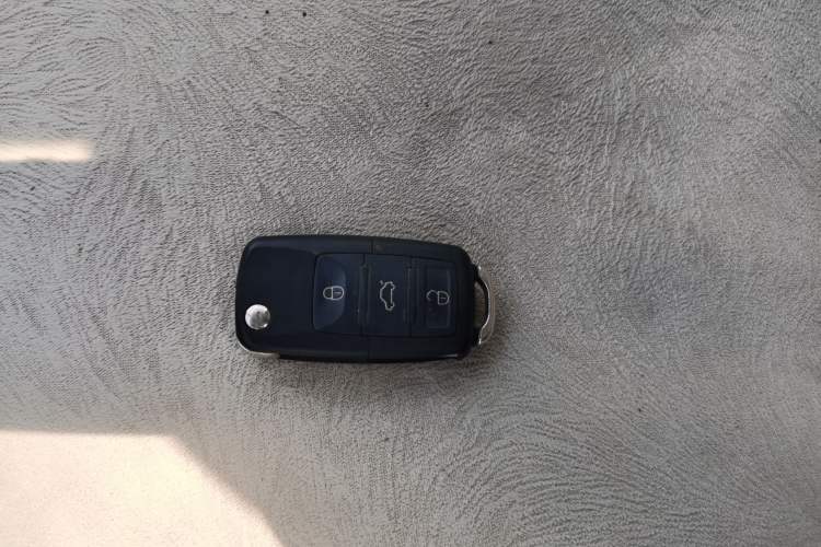Used Wuling Zhiguang Small Truck 2020 1.2L Single Cab Vehicle Key