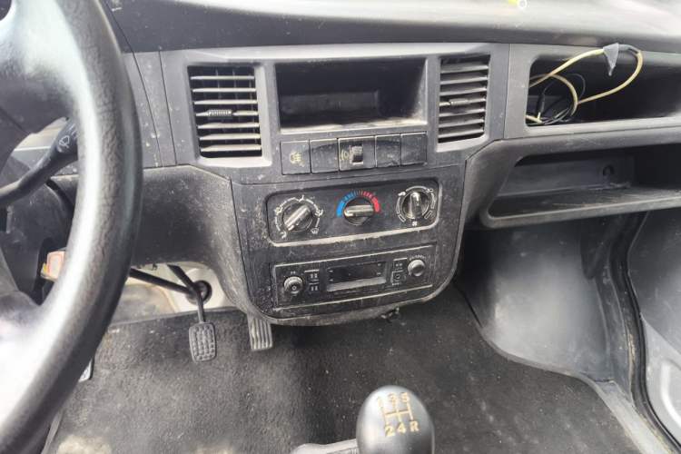 Used Wuling Zhiguang Small Truck 2020 1.2L Double Cab Audio And AC Panel