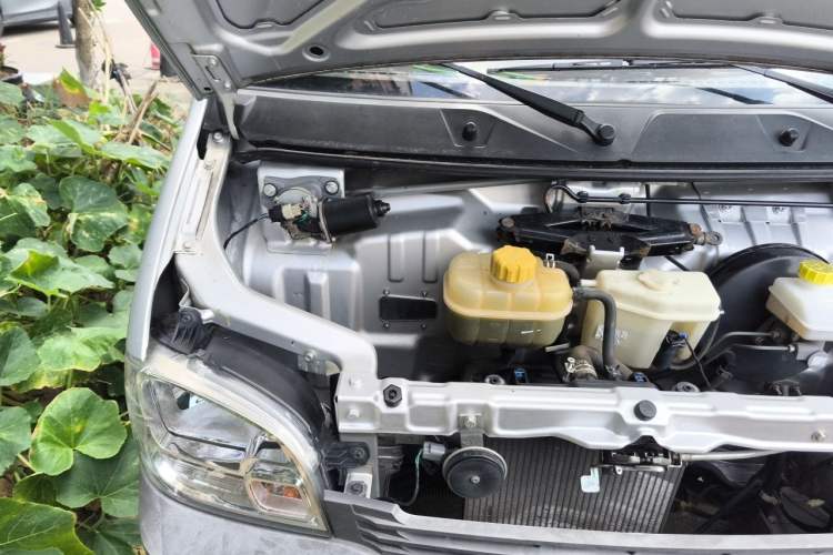 Used Wuling Zhiguang Small Truck 2020 1.2L Double Cab Engine Bay Right