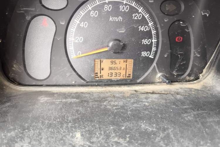 Used Wuling Zhiguang Small Truck 2020 1.2L Double Cab Odometer Close Up