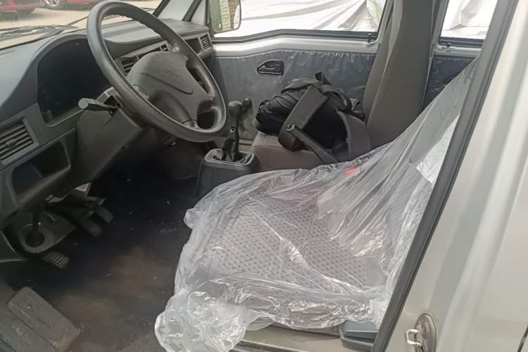Used Wuling Zhiguang Small Truck 2023 1.5L Double-Cab LAR Left Front Seat