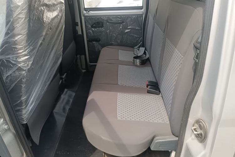 Used Wuling Zhiguang Small Truck 2023 1.5L Double-Cab LAR Left Rear Seat