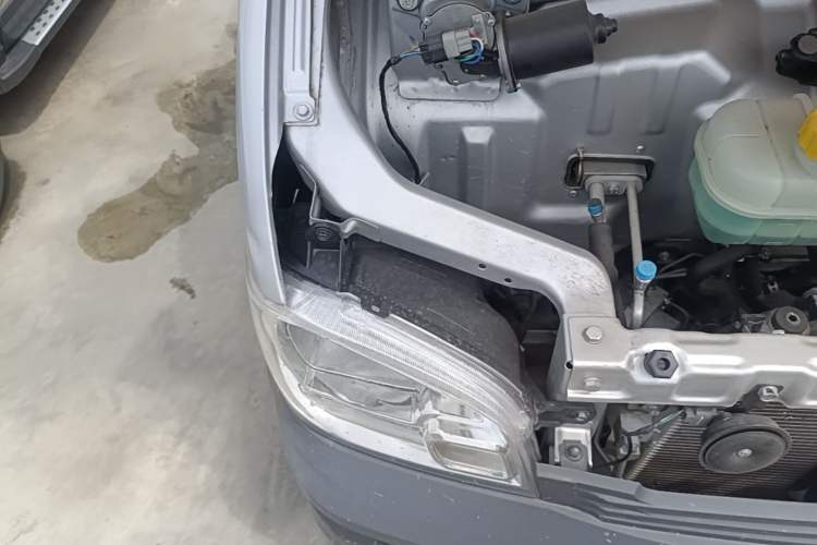 Used Wuling Zhiguang Small Truck 2023 1.5L Double-Cab LAR Right Front Headlight