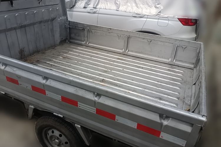 Used Wuling Zhiguang Small Truck 2023 1.5L Double-Cab LAR Trunk