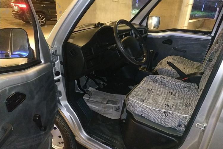 Used Wuling Zhiguang Small Truck 2023 1.5L Single-Row LAR Driver Seat