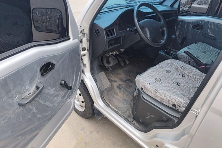 Used Wuling Zhiguang Small Truck 2023 1.5L Single-Row LAR Driver Seat