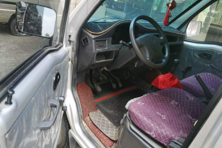 Used Wuling Zhiguang Small Truck 2023 1.5L Double-Cab LAR Driver Seat