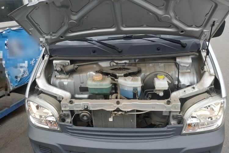Used Wuling Zhiguang Small Truck 2023 1.5L Double-Cab LAR Engine Bay