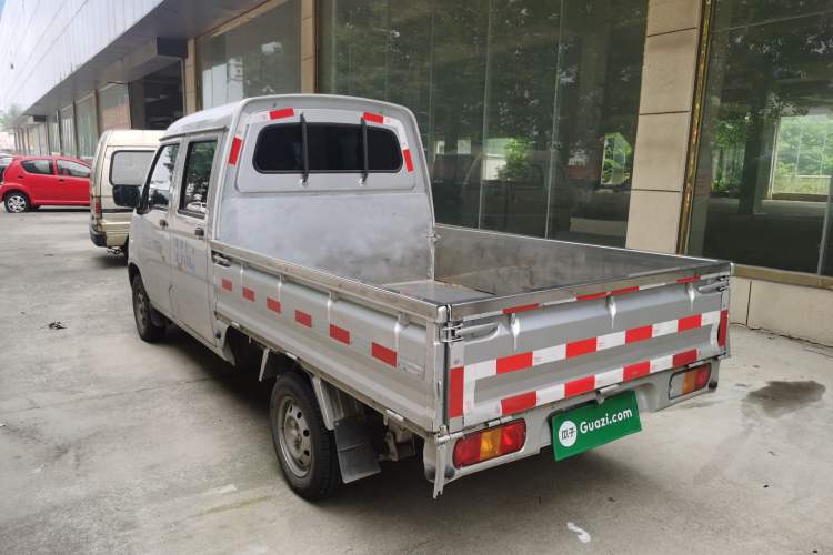 Used Wuling Zhiguang Small Truck 2023 1.5L Double-Cab LAR Exterior 2