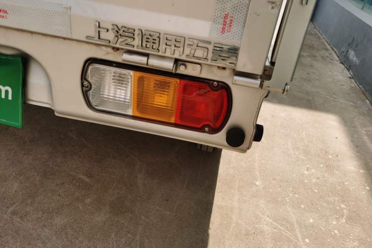 Used Wuling Zhiguang Small Truck 2023 1.5L Single-Row Heavy-Duty Version LAR Exterior 3