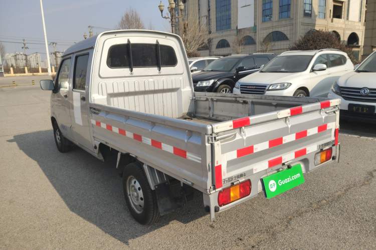 Used Wuling Zhiguang Small Truck 2023 1.5L Double-Cab LAR Exterior 3