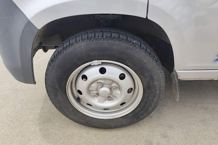 Used Wuling Zhiguang Small Truck 2023 1.5L Single-Row LAR Exterior 4