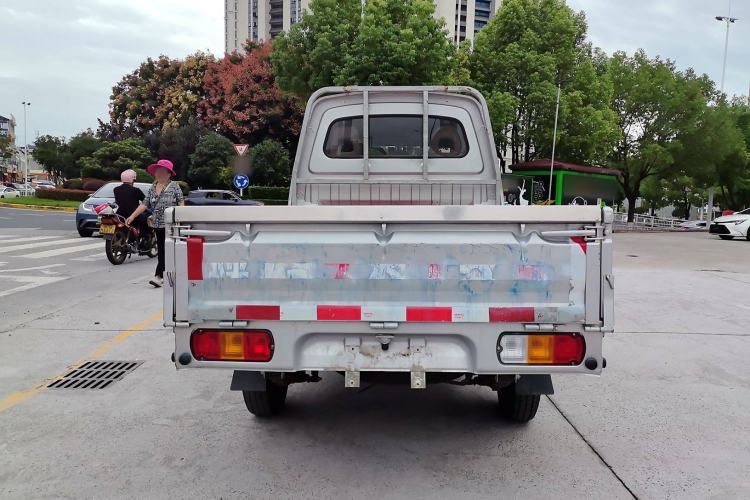 Used Wuling Zhiguang Small Truck 2023 1.5L Double-Cab LAR Exterior 4