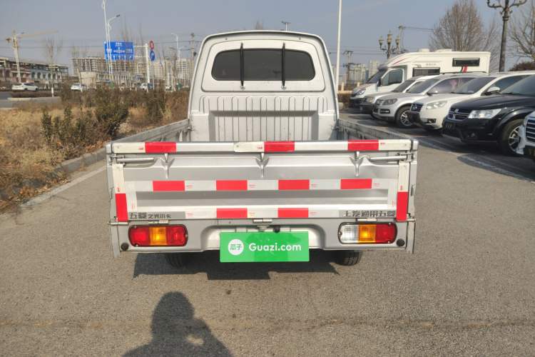 Used Wuling Zhiguang Small Truck 2023 1.5L Double-Cab LAR Exterior 4