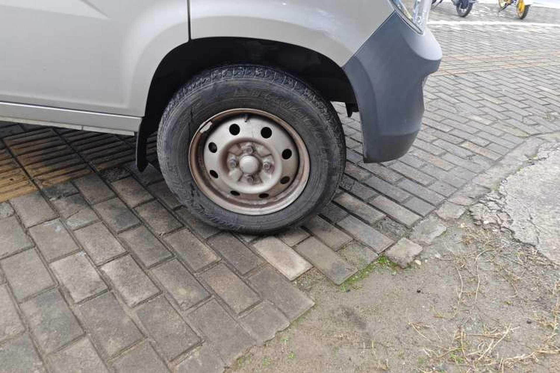 Used Wuling Zhiguang Small Truck 2023 1.5L Double-Cab LAR Exterior 7