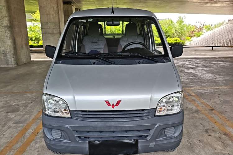 Used Wuling Zhiguang Small Truck 2023 1.5L Double-Cab LAR Front