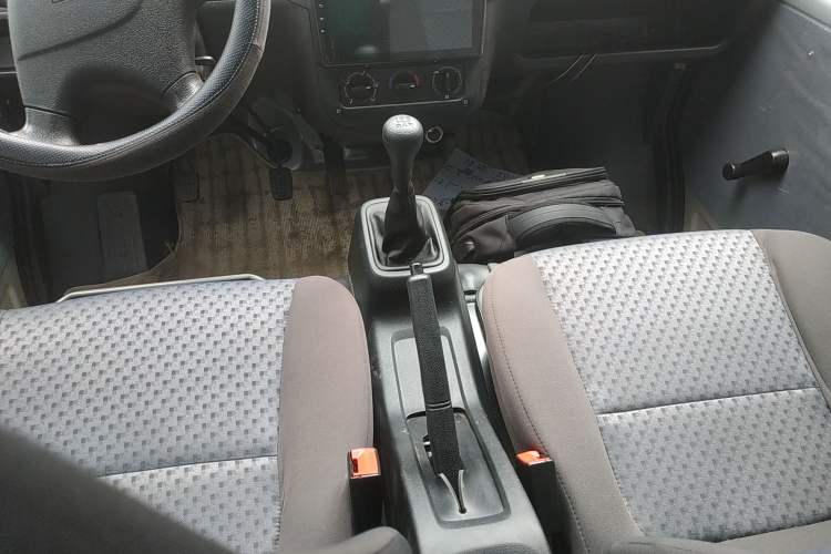 Used Wuling Zhiguang Small Truck 2023 1.5L Double-Cab LAR Gear Lever