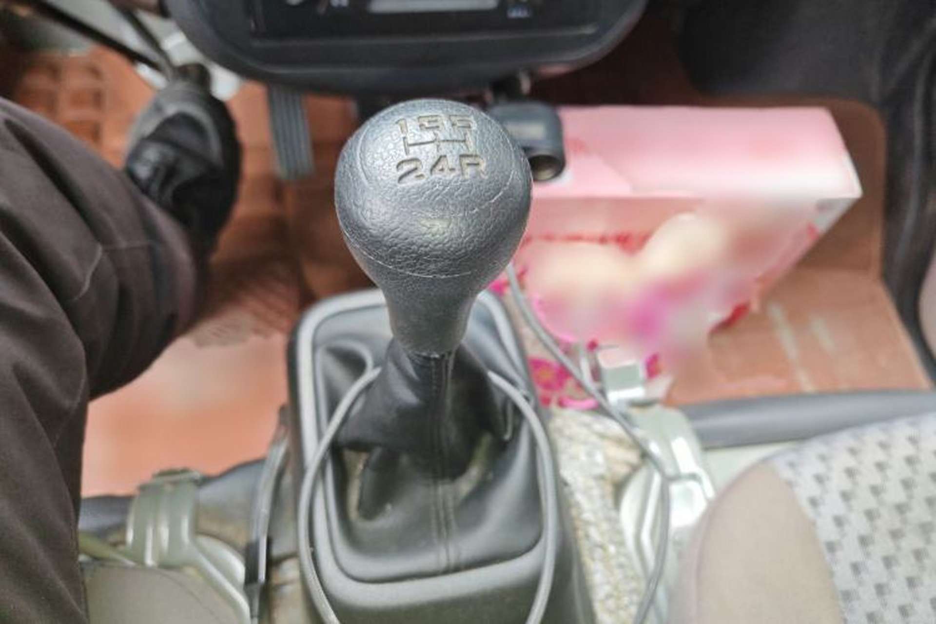 Used Wuling Zhiguang Small Truck 2023 1.5L Double-Cab LAR Gear Lever